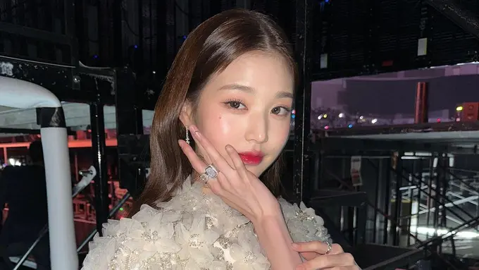 Dikenal Memiliki Rambut yang Panjang dan Lebat, Inilah 5 Styling Rambut dari Jang Wonyoung IVE
