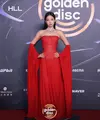Jennie Blackpink di Golden Disc Awards pakai baju merah. [Dok. Golden Disc Awards]