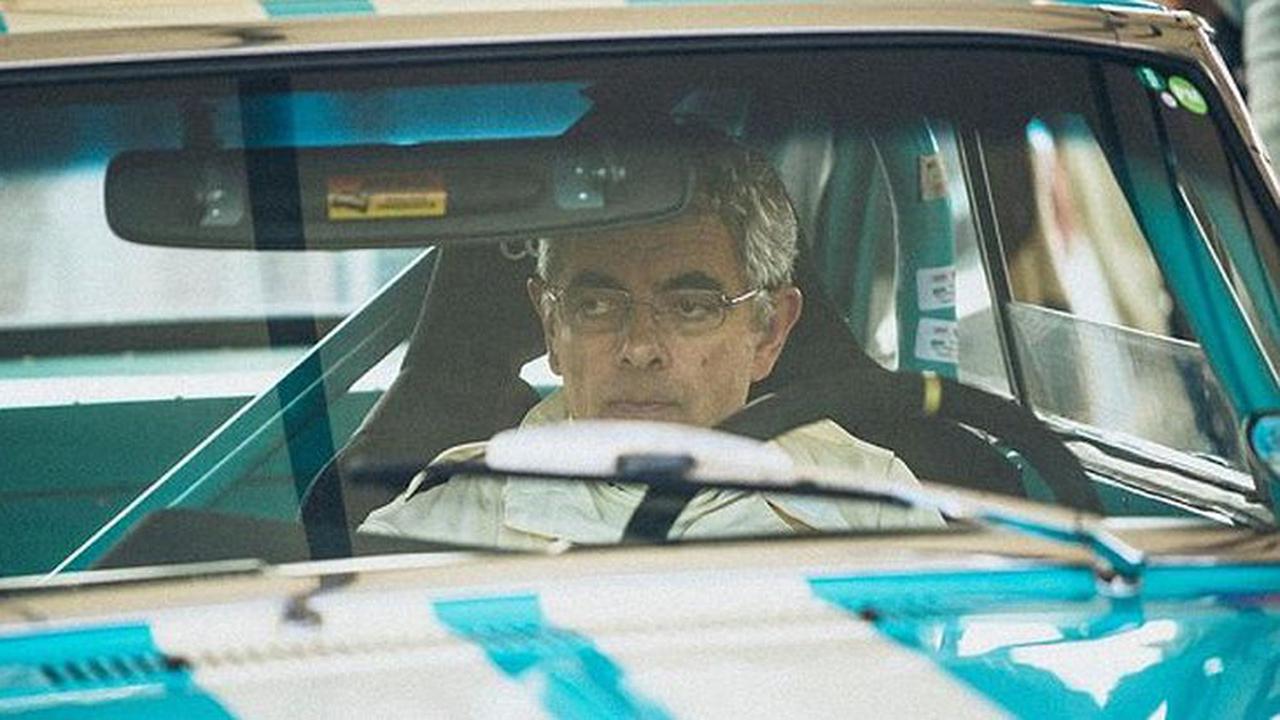 Adu Balap, Mr. Bean Selamat Saat Terlibat Kecelakaan