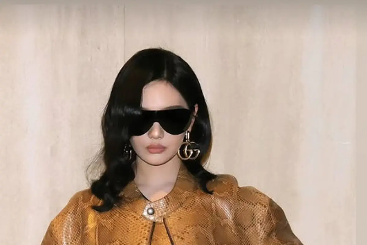 Ningning aespa Pancarkan Aura Gucci Girl dengan Gaya Slay Edgy di Milan Fashion Week 2026