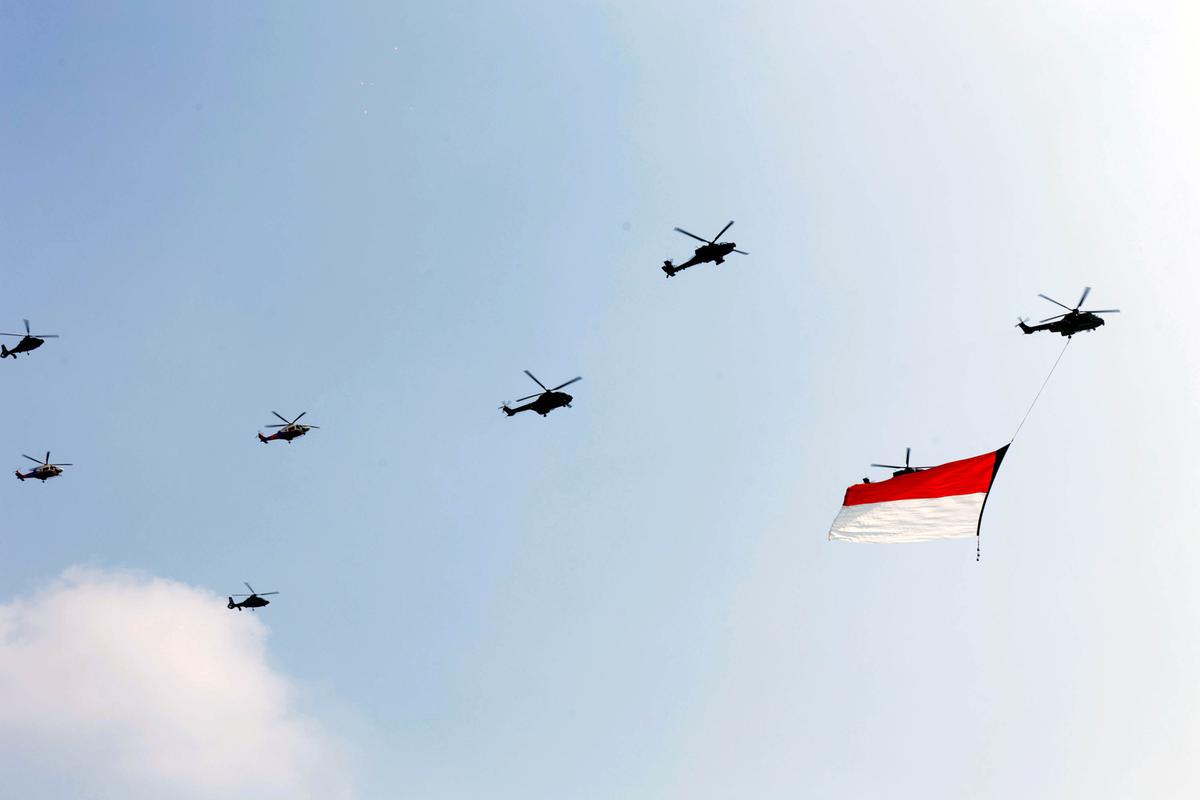 Warga Terpukau Atraksi Pesawat HUT RI