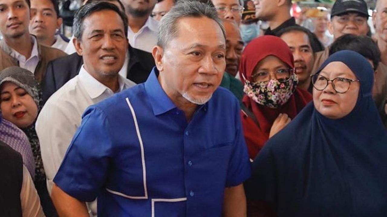 Kunjungi Pasar di Pontianak, Mendag Zulkifli Hasan Ungkap Stok Bapok Stabil dan Harga Cenderung Turun