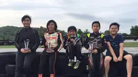 Sergio Noor (tengah) jadi juara Micro Max di Rotax Max Challenge Thailand (istimewa/Liputan6.com)