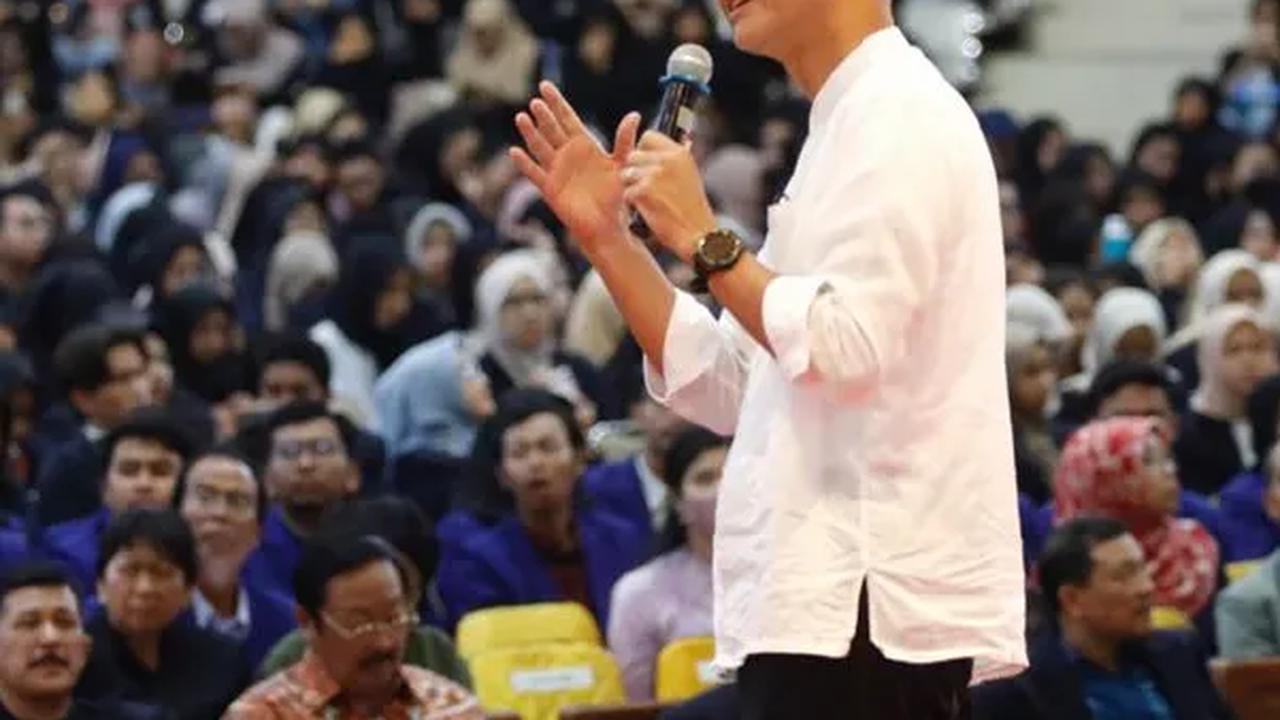 Adian Napitupulu Serukan Relawan 'Door to Door' Kampanyekan Ganjar
