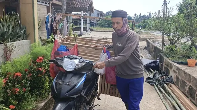 Perjuangan 20 Tahun Tukang Sayur Keliling di Lampung, Tabungan 5 Ember Koin Antar Adna Yusri ke Tanah Suci