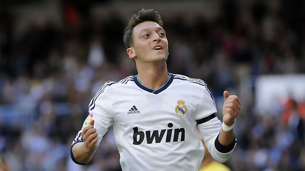 ozil2-130902c.jpg