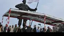 Patung tersebut merupakan rancangan seniman Yogyakarta dengan menggunakan bahan utama perunggu seberat 13 ton), Bogor, Selasa (18/8/2014) (Liputan6.com/Johan Tallo)