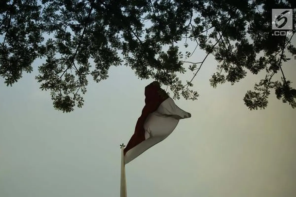Gedung Pancasila dan Ilustrasi Bendera Indonesia (Liputan6.com/Gempur M Surya)
