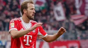 Penyerang Bayern Munich asal Inggris bernomor punggung 09, Harry Kane, merayakan gol yang membuat skor menjadi 0-2 dalam pertandingan Bundesliga divisi pertama Jerman antara SV Werder Bremen dan FC Bayern Munich di Bremen, Jerman utara, 14 Februari 2026. (Focke Strangmann/AFP)