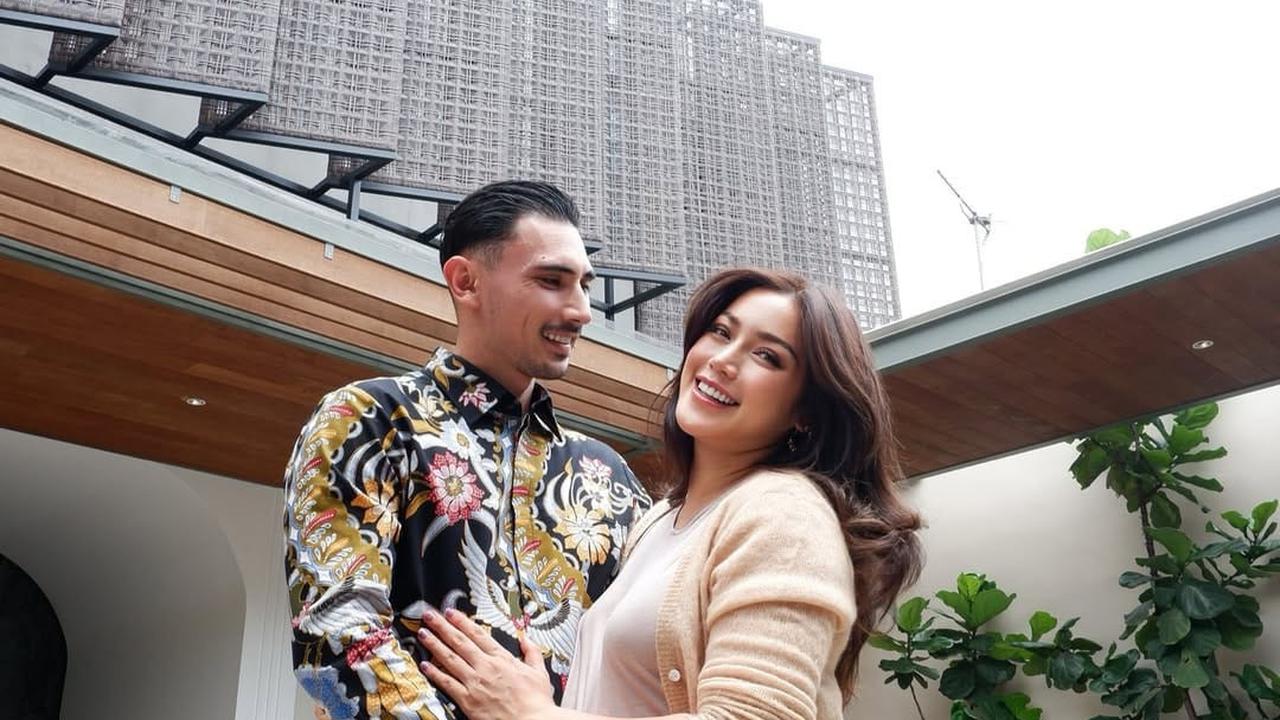 Potret Mesra Vincent Verhaag dan Jessica Iskandar, Disebut Jadi Suami dan Ayah Terbaik Oleh Netizen