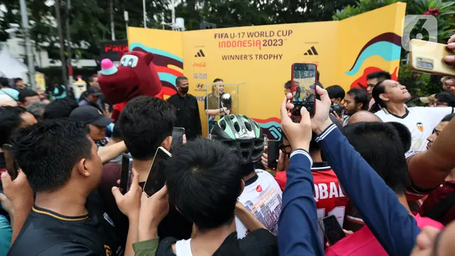 Antusiasme Masryarakat Saksikan Trofi Piala Dunia U-17 2023