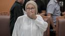 Terdakwa kasus penyebaran hoaks Ratna Sarumpaet usai menjalani sidang putusan di Pengadilan Negeri Jakarta Selatan, Kamis (11/7/2019). Majelis hakim memvonis Ratna Sarumpaet dengan hukuman 2 tahun penjara atas kasus penyebaran berita bohong yang menjeratnya. (Liputan6.com/Faizal Fanani)
