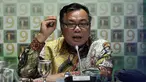 Ketua Fraksi PPP Hasrul Azwar memberikan keterangan atas kabar ditangkapnya politikus PPP Ivan Haz terkait narkoba, di Jakarta, Selasa (23/2). Ivan Haz sebelumnya sudah ditetapkan sebagai tersangka kasus penganiayaan PRT. (Liputan6.com/Johan Tallo)