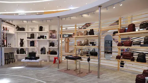 Tumi senayan city discount