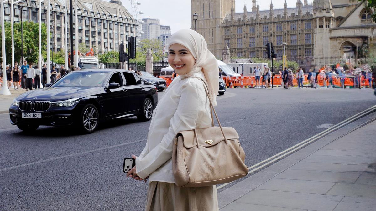 Potret Kesha Ratuliu Santai Liburan di London, Bareng Syifa Hadju