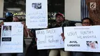 Sejumlah Jurnalis Freelance Indonesia berunjuk rasa hilangnya Jamal Khashoggi di depan Kedutaan Besar Arab Saudi, Jakarta, Jumat (19/10). Aksi simpati ini mengecam dugaan pembunuhan terhadap jurnalis Arab Saudi Jamal Khashoggi. (Merdeka.com/Imam Buhori)