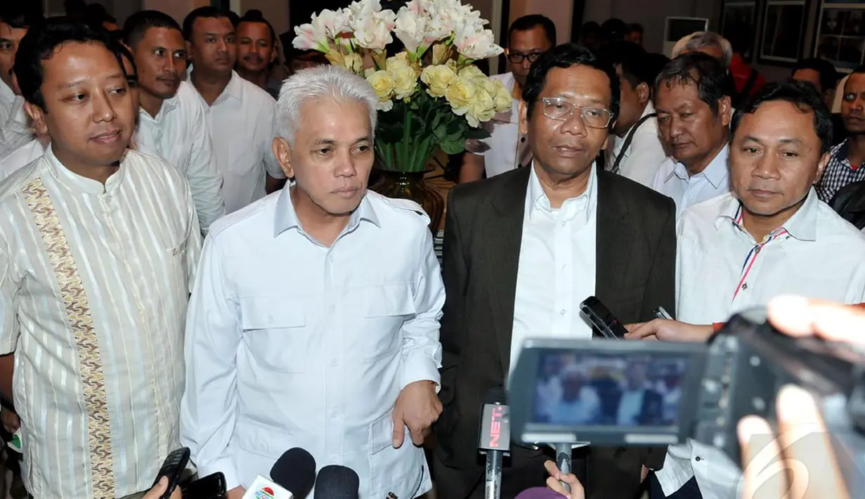 Calon Wakil Presiden Hatta Rajasa mengatakan dirinya optimistis dan bersyukur dengan bergabungnya Mahfud MD sebagai Ketua Tim Pemenangan Pemilu untuk pilpres 2014 mendatang, Jakarta, Kamis (22/5/2014) (Liputan6.com/Johan Tallo)