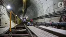 Aktivitas pekerja menyelesaikan proyek Mass Rapid Transit (MRT) Fase 2 segmen CP201 rute Thamrin - Monas di kawasan Stasiun Thamrin, Jakarta, Kamis (24/5/2022). Perkembangan proyek MRT Fase 2 Segmen CP201 rute Thamrin - Monas saat ini telah mencapai 38,80 persen. (Liputan6.com/Faizal Fanani)