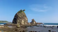 Eksotisme Pantai Watu Lumbung, Keindahan Tersembunyi di Kaki Gunung Api Purba Gunungkidul
