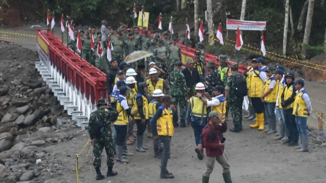 Kasad Jenderal Maruli Resmikan Jembatan Bailey