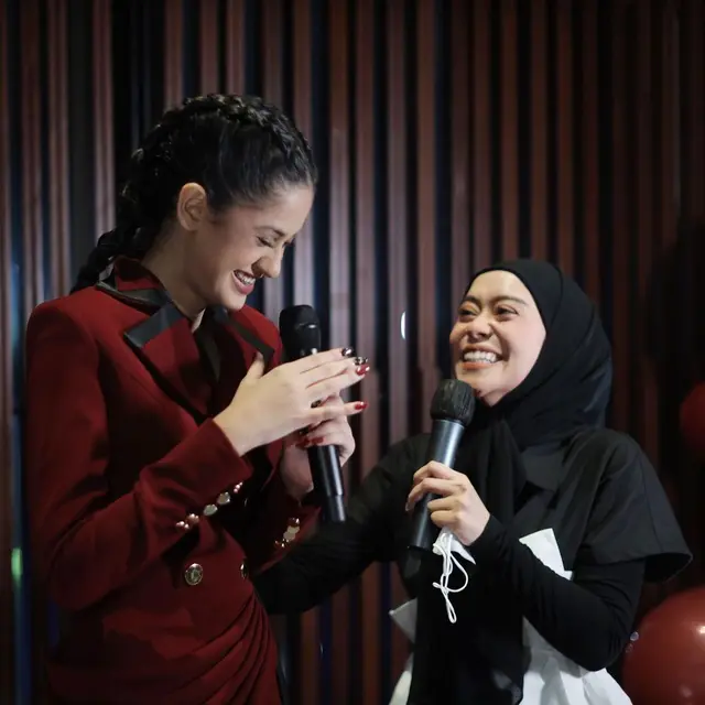 8 Potret Kebersamaan Lesty Kejora dan Anak Ramzi, Sudah Seperti Saudara