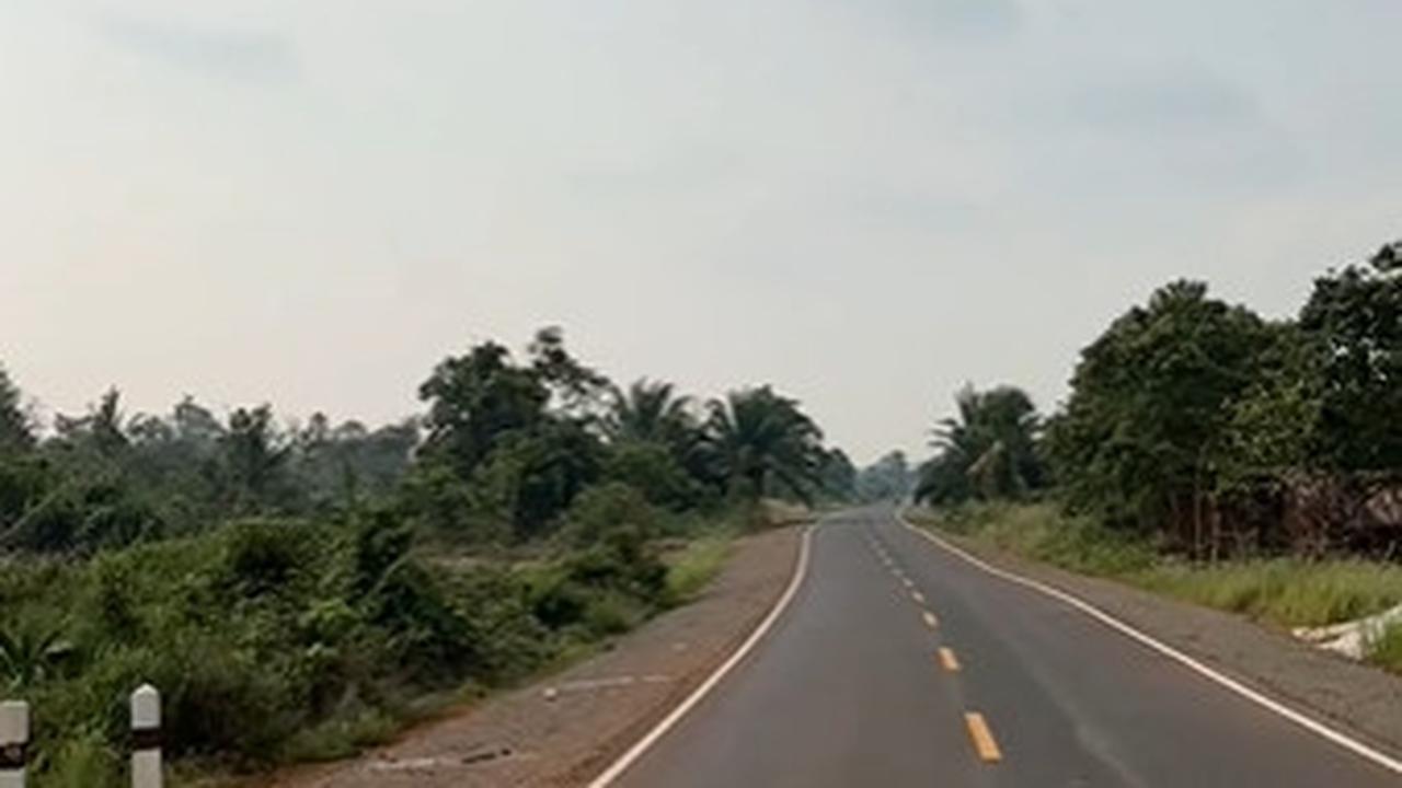 Desa ini bernama Temajuk, terletak di Kabupaten Sambas, Kalimantan Barat.