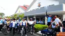 Citzien6, Surabaya: Dankobangdikal lepaskan tembakan, tanda start fun bike dimulai. (Pengirim: Penerangan Kobangdikal)