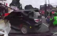 Fortuner Hitam Viral Adang Ambulans di Depok, Begini Kronologinya