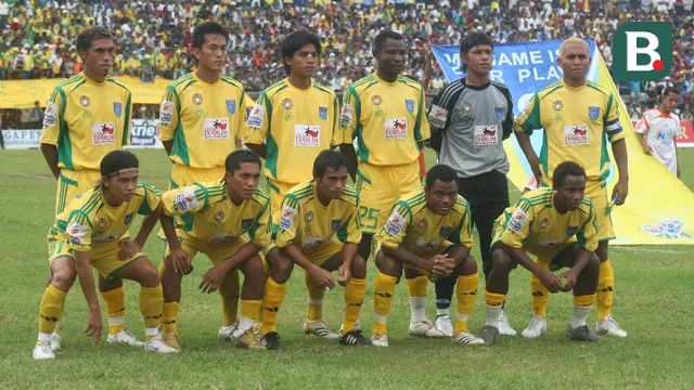 John Tarkpor (Kanan Bawah)