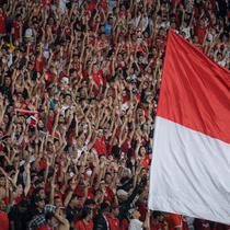 Suporter&nbsp;Timnas Indonesia saat melawan Australia pada laga kedua Grup C Kualifikasi Piala Dunia 2026 Zona Asia di Stadion Utama Gelora Bung Karno (SUGBK), Jakarta Pusat, pada Selasa (10/9/2024). (Bola.com/Bagaskara Lazuardi)