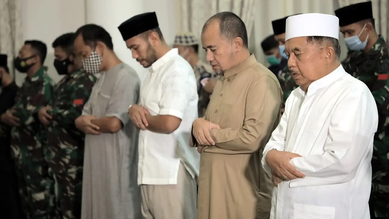 Jusuf Kalla Lakukan Salat Gaib