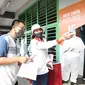 Relawan Indonesia Bersatu Lawan Covid-19 menggelar rapid test di Stadion Candrabraga, Kota Bekasi.