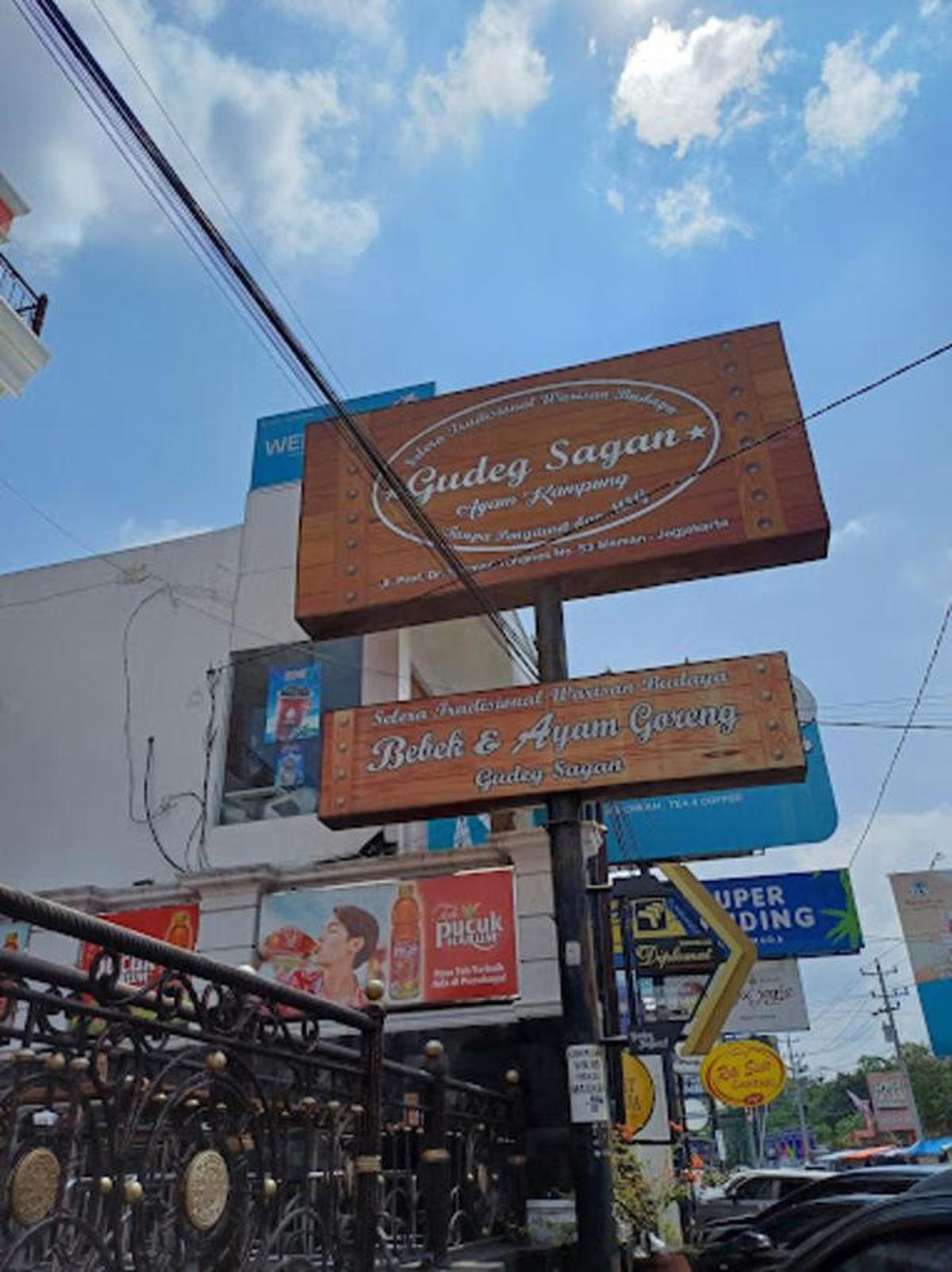 21 Rekomendasi Tempat Makan Gudeg di Yogyakarta yang Wajib Dicoba