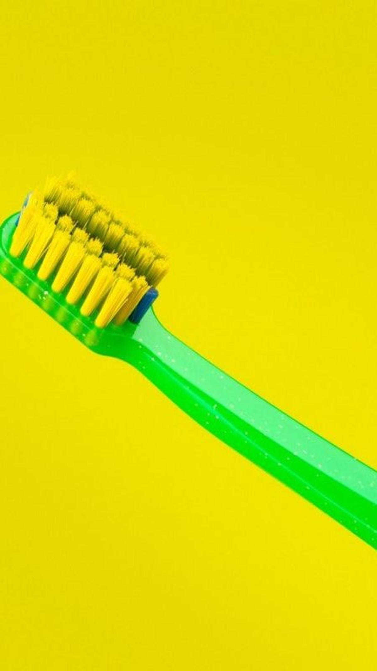 <b>Curaprox Toothbrush Ortho CS 5460</b>