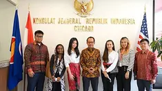 Sudah populer di dunia hiburan sejak lama, Yoriko Angeline dan Beby Tsabina tetap tidak meninggalkan pendidikan. Bahkan diketahui bahwa Yoriko Angeline saat ini tengah vakum sejenak dalam dunia akting untuk menyelesaikan pendidiaknnya di Amerika. Sejak akhir Agustus kemarin ia sudah berada di Amerika dan menjalani perkuliahan. (Liputan6.com/IG/@yorikooangln_/bebytsabina)