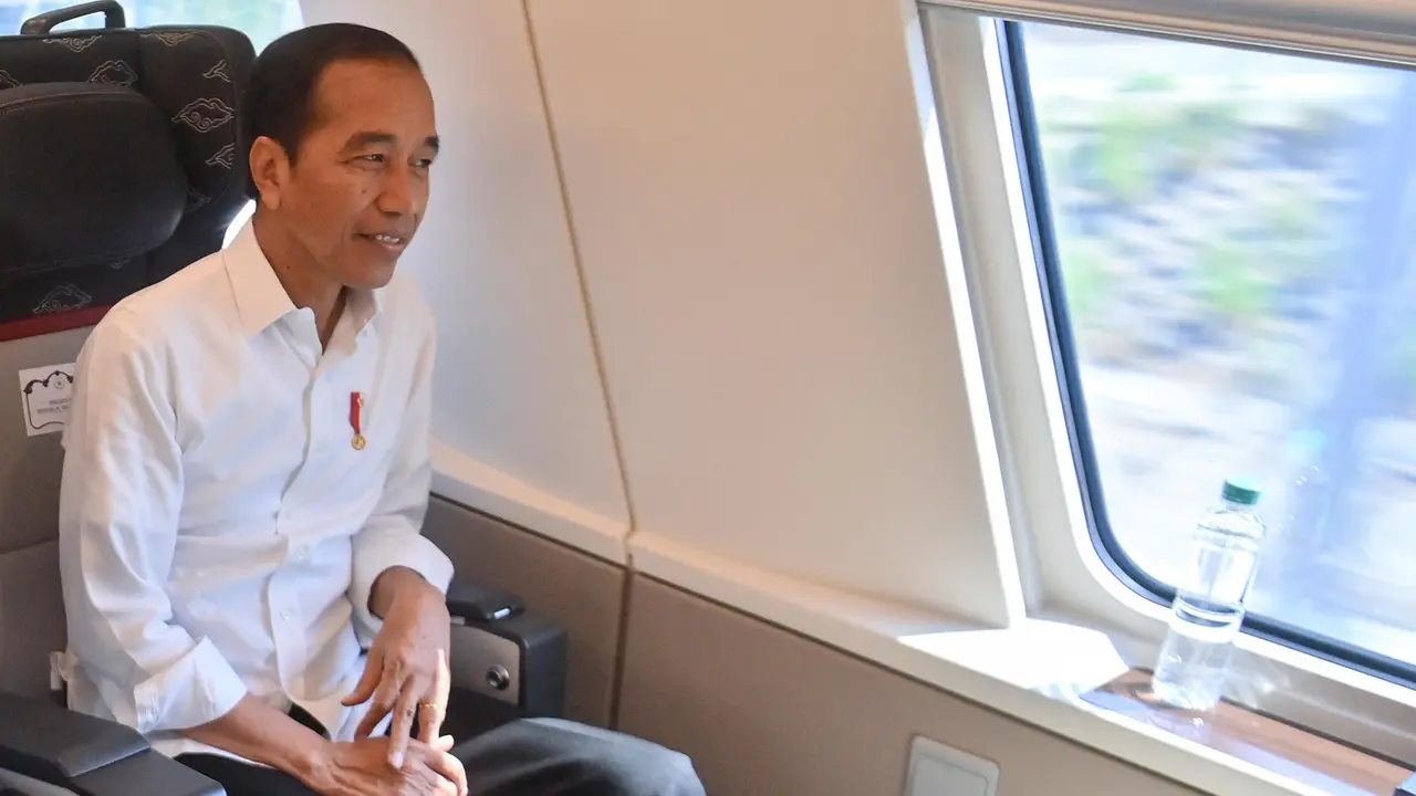 Presiden Jokowi Uji Coba Kereta Cepat Jakarta-Bandung