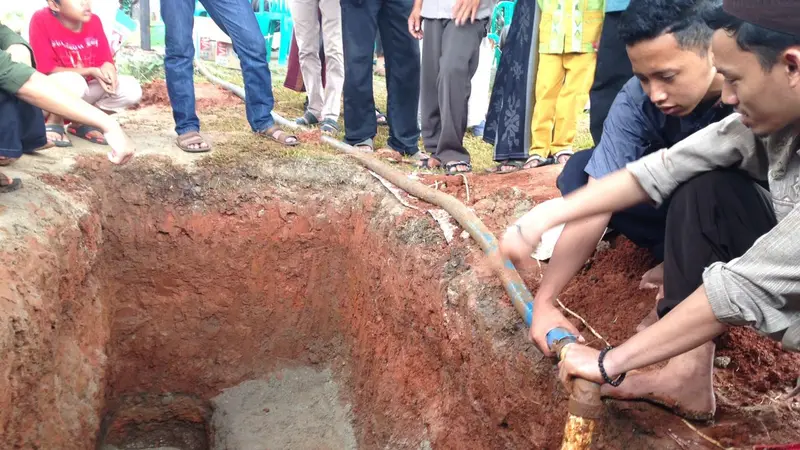 Makam Hasyim Muzadi