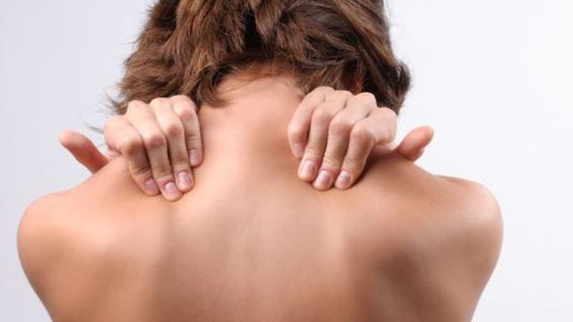 Atasi Nyeri Sekitar Bahu dan Punggung dengan 5 Bahan Alami Ini