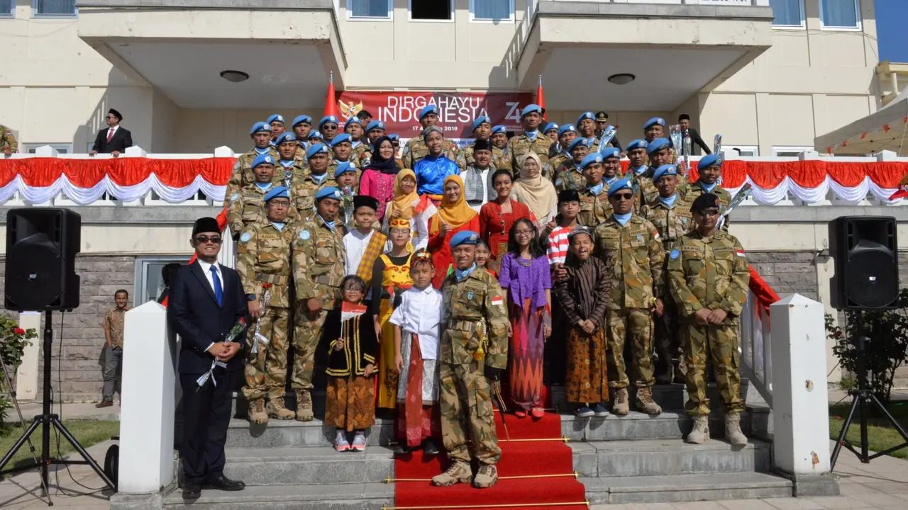 Anak-anak WNI menyambut kedatangan Pasukan Garuda XXVIII-K UNIFIL di KBRI Ankara, Turki (Liputan6.com/KBRI Ankara)