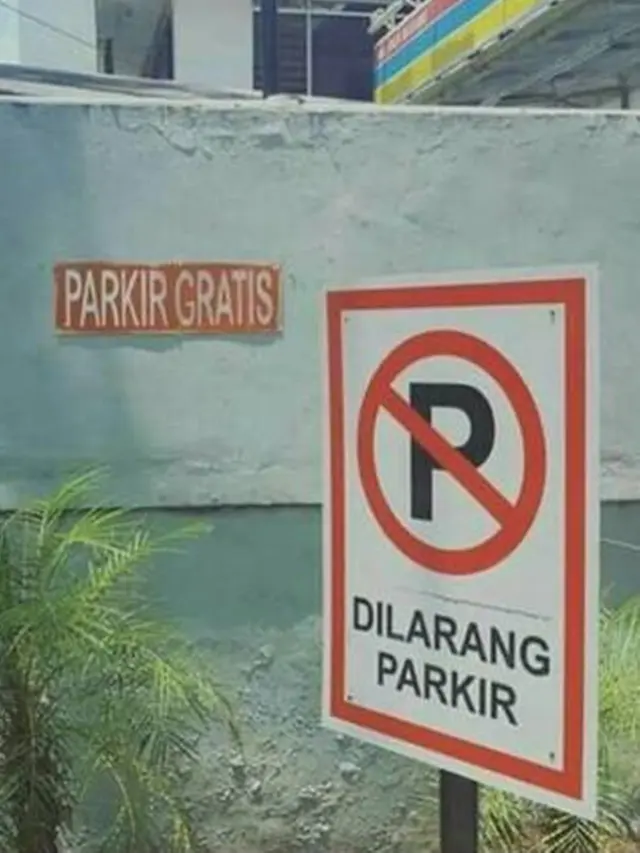 6 Tulisan Kocak Parkir Gratis Ini Bikin Ngakak