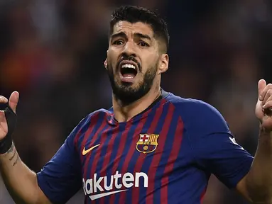 Luis Suarez pernah menjadi salah satu andalan lini serang Barcelona selain Messi. Suarez telah mencetak 195 gol dan 113 assist dari 283 laga untuk Blaugrana. Sayangnya ia harus dijual ke Atletico Madrid dengan harga murah, disinyalir karena kedatangan Ronald Koeman. (Foto: AFP/Oscar Del Pozo)