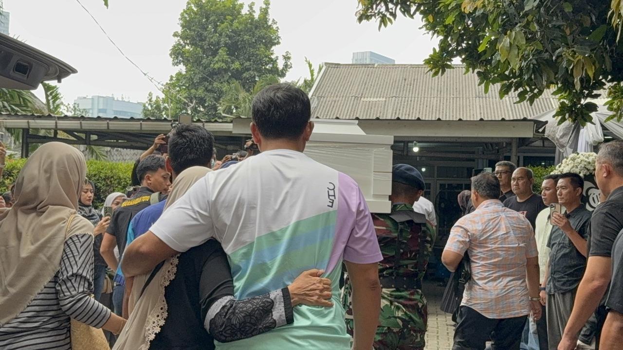 Jenazah Jenazah Marsma TNI Fajar Adrianto Tiba di Rumah Duka