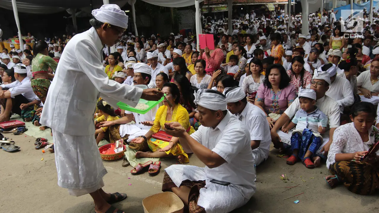 Jelang Perayaan Nyepi, Umat Hindu di Jakarta Jalani Ritual Tawur Kesanga