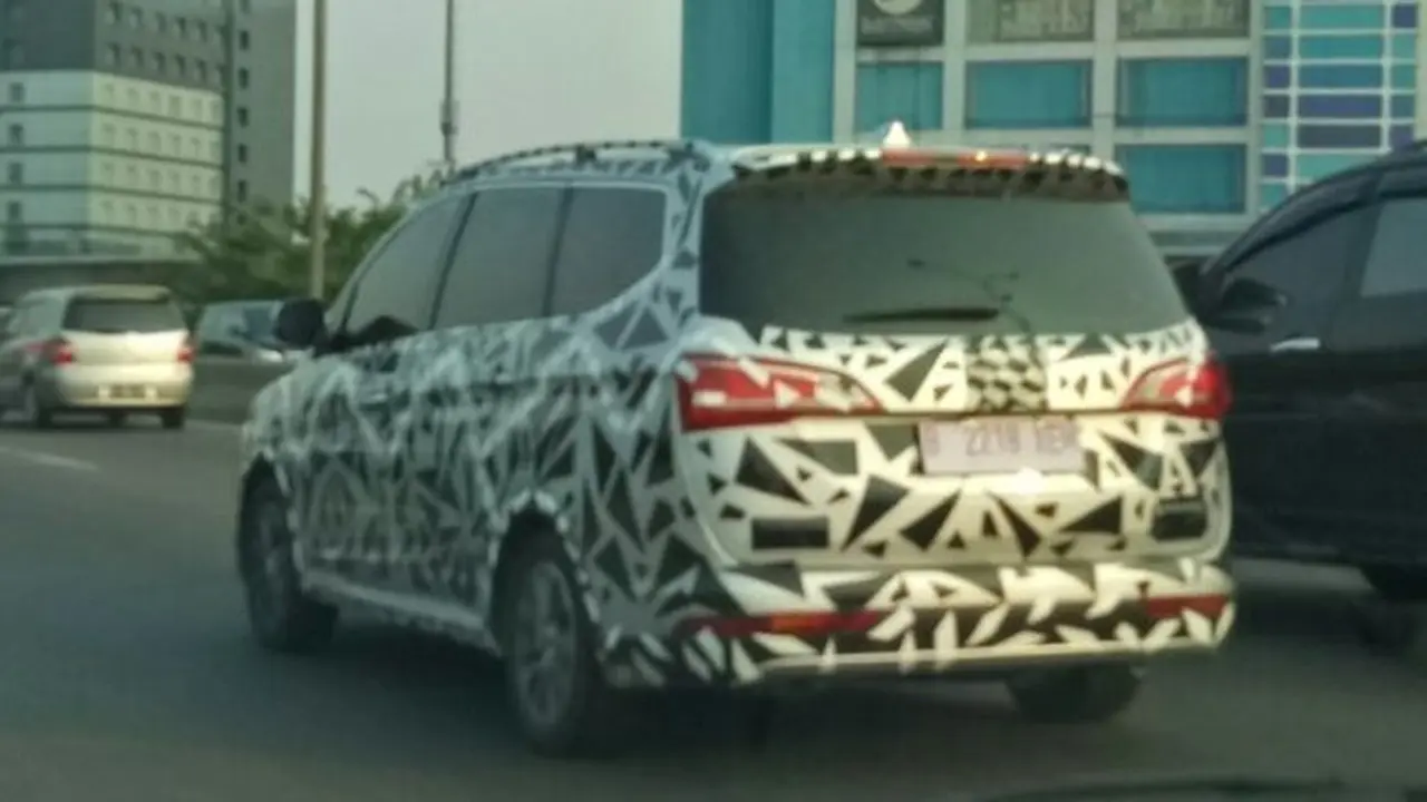 Wuling 730