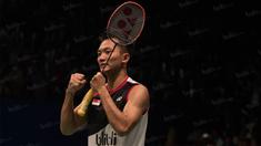 Tunggal putra, Ihsan Maulana, menjadi satu-satunya wakil Indonesia yang berhasil lolos ke semi final BCA Indonesia Open 2016 di Istora Senayan, Jumat (3/6/2016). Ihsan menang 17-21, 21-12 dan 21-12 atas Rajiv Ouseph. (Bola.com/Vitalis Yogi Trisna)