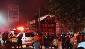 2 Orang Tewas dalam Kebakaran Trans Home Sleman