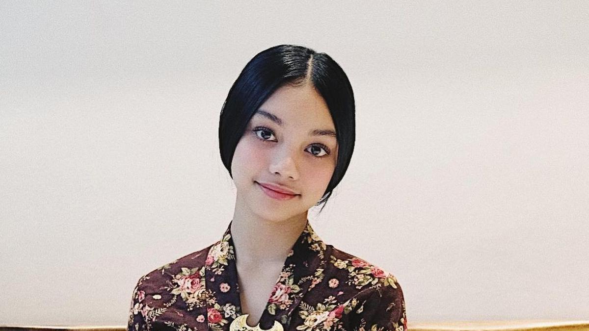 9 Inspirasi Kebaya Model Terbaru untuk Remaja di 2025, Kombinasi Gaya Tradisional dan Trendy