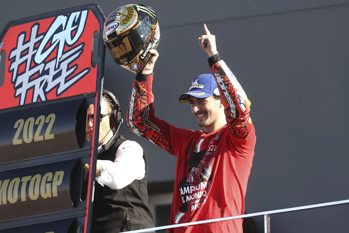 Pecco Bagnaia Raih Titel Juara Dunia MotoGP 2022, Valentino Rossi ...