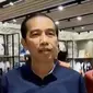 Presiden Jokowi belanja pakaian dan nonton di bioskop di mal. 