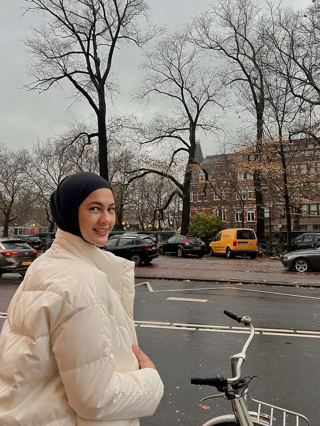 Di Tengah Sidang Cerai, Paula Verhoeven Liburan ke Belanda dengan Aura Mahal. (instagram/paula_verhoeven)